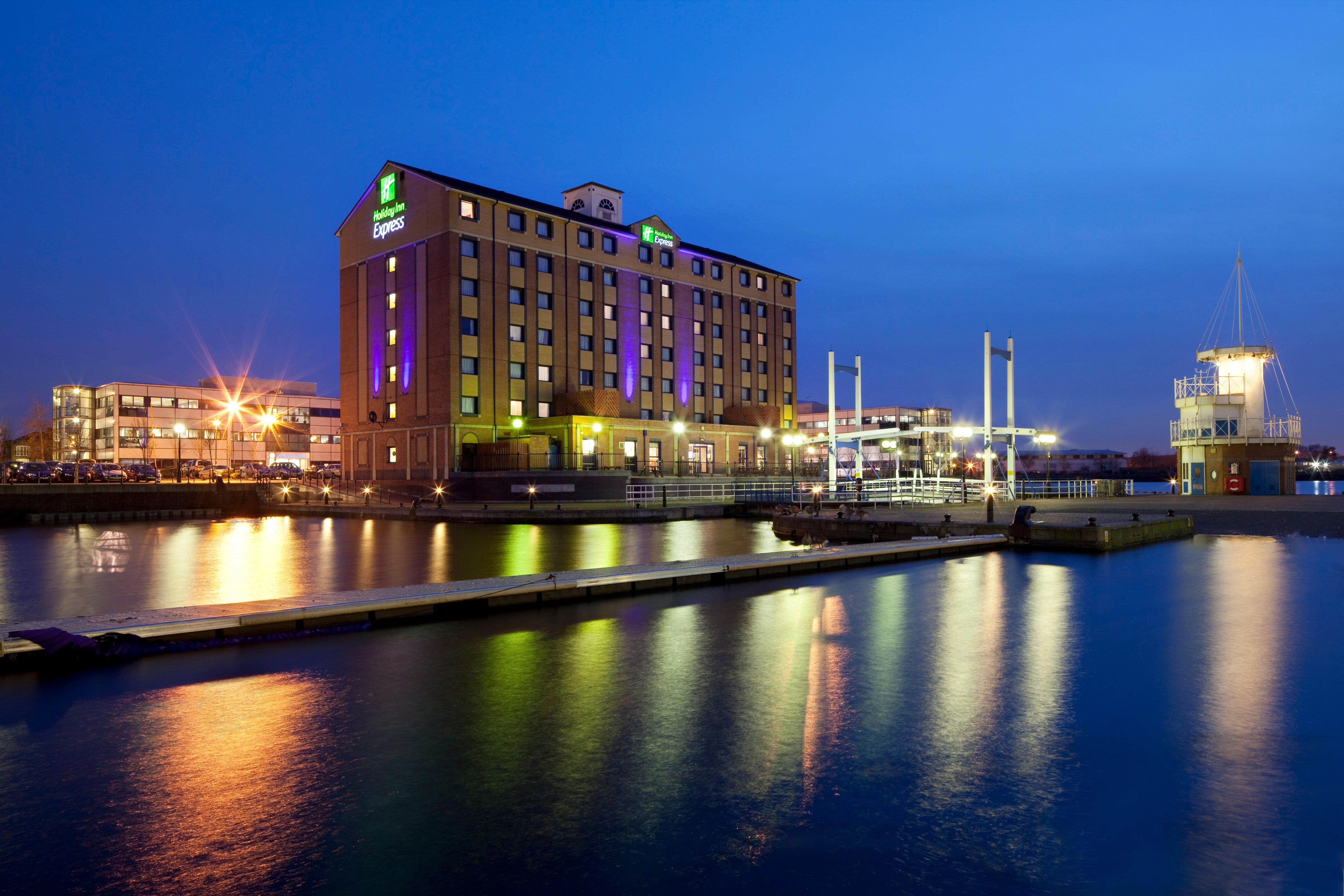 Holiday Inn Express Manchester - Salford Quays By Ihg Exterior foto